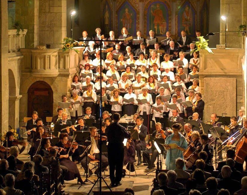In der Stiftskirche wird das Kirchweihfest begangen.