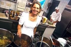 Johanna Maier kocht in Filzmoos im «Hubertus». (Foto: dpa)