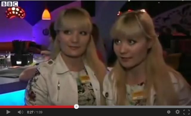 In Twin Stars Diner sieht man doppelt, bevor der erste Drink bestellt ist.