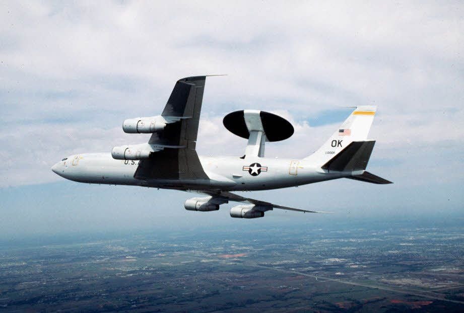 Ein Awacs-Flugzeug