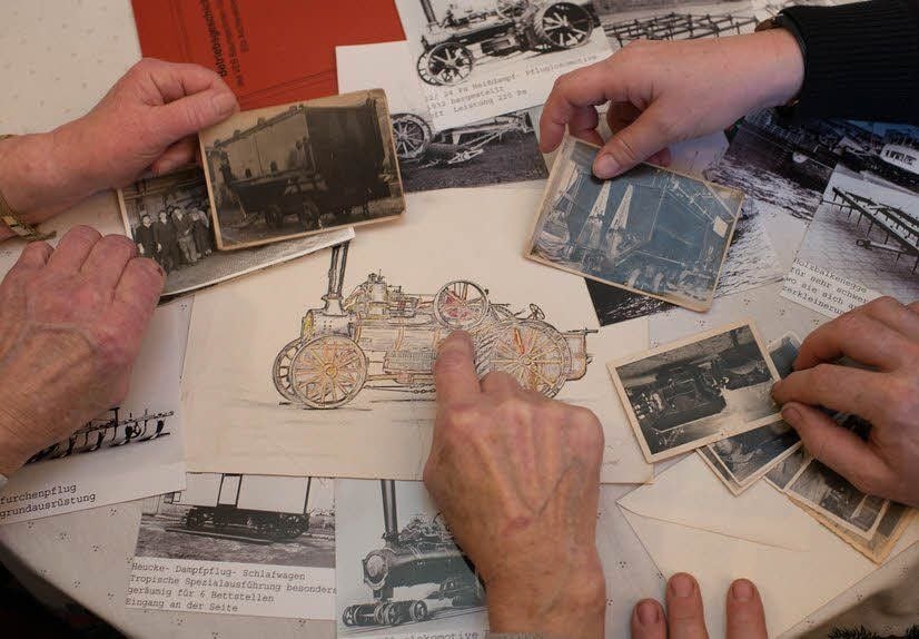 Dampfpflüge, Kipper und mehr: Die Bilder, sie sind stumme Zeugen der Industriegeschichte, die 1870 in Hausneindorf ihren Lauf genommen hat.