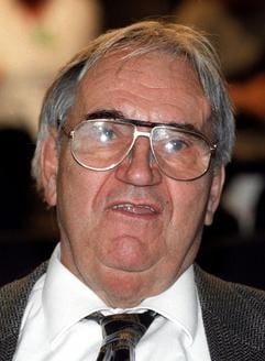 Heinz Kluncker, ehemaliger Vorsitzende der Gewerkschaft Öffentliche Dienste, Transport und Verkehr (Archivfoto vom 1998). Am kommenden Sonntag (20.02.2005) wird der in Stuttgart lebende Kluncker 80 Jahre alt. (Foto: dpa)