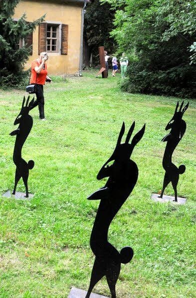 Die Besucher werden zum Mitdenken angeregt und sie können ihrer Fantasie freien Lauf lassen. Sind das drei von den sieben Geißlein?