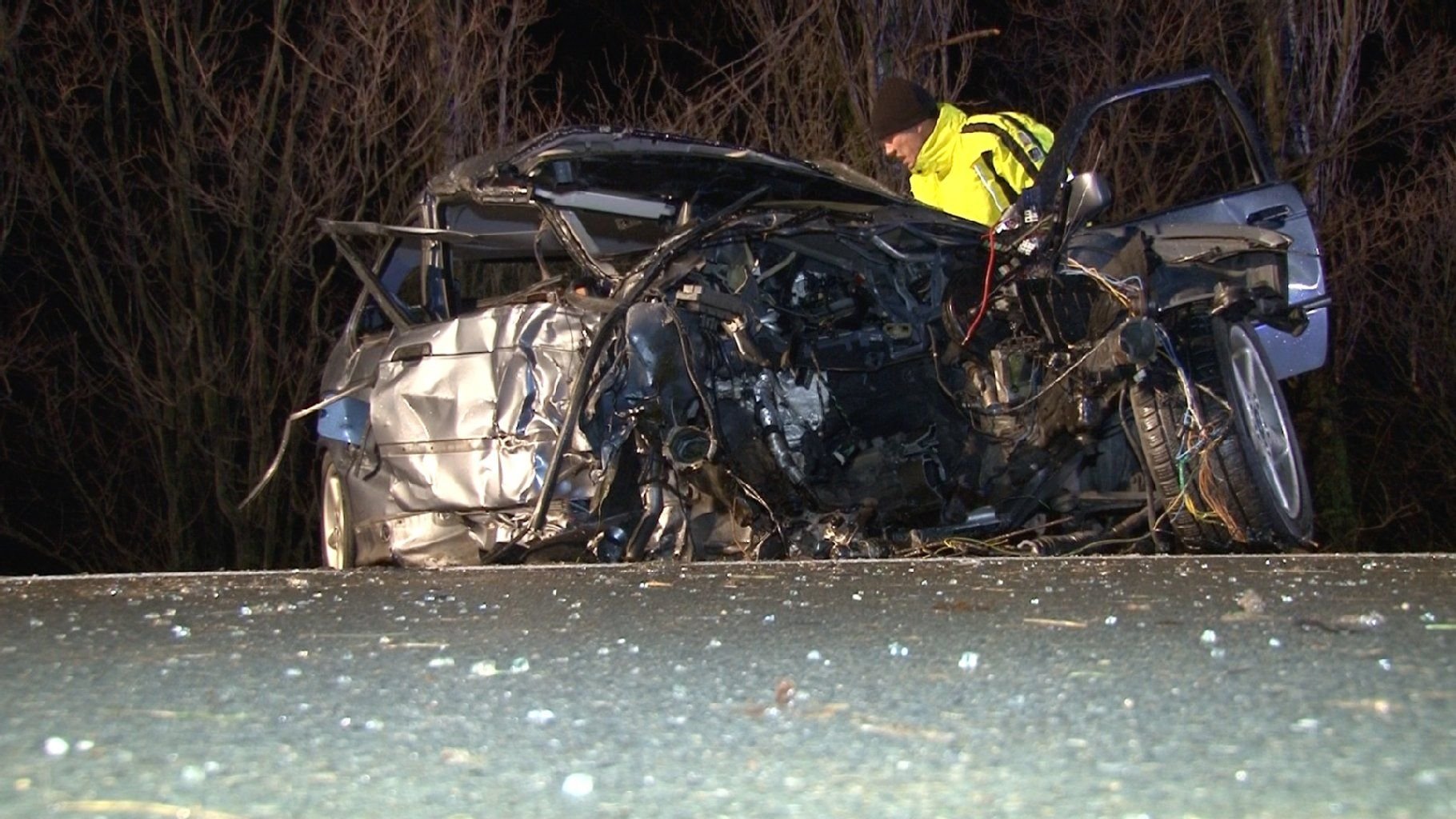 Bei einem schweren Verkehrsunfall auf der Bundesstraße 185 zwischen Ermsleben und Aschersleben ist ein 44-Jähriger aus Wilsleben ums Leben gekommen.