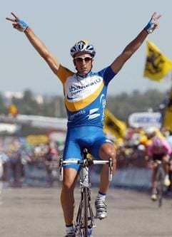 Der Sieger der 12. Etappe der Tour de France 2003: Der Spanier Juan Antonio Flecha von IBANESTO.COM (Foto: Gero Breloer dpa)