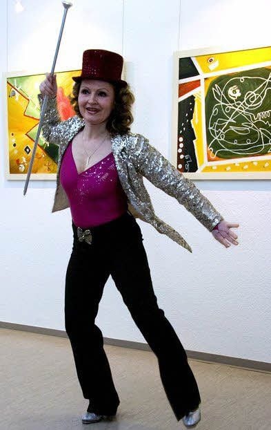 Erika Zuchold in Aktion - bei der Vernissage 2007.