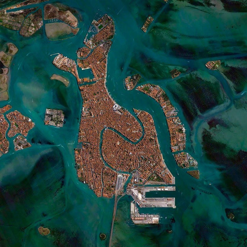 Sinkende Schönheit: Die Lagunenstadt Venedig von oben.