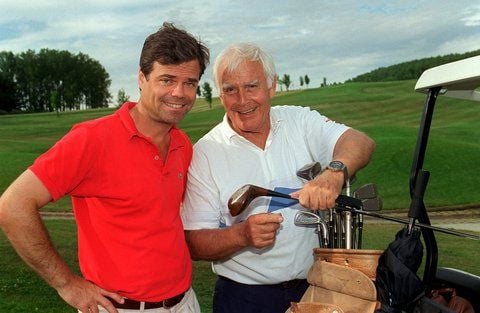 Thomas (rechts) und «Blacky» Fuchsberger am 08.08.1999 beim Golfen. (FOTO: DPA)