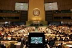 Rede von Kofi Annan in New York. Die USA drängen die internationale Gemeinschaft,wegen der nuklearen Aufrüstung von Iran und Nordkorea gemeinsam gegenbeide Länder vorzugehen. (Foto: dpa)