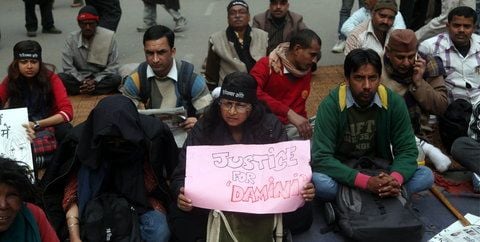 Demonstranten protestieren in Neu Delhi gegen die Gruppen-Vergewaltigung.
