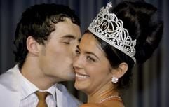 Die Sieger Janice Behrendt und Philipp Holl freuen sich über ihre Wahl zu Miss & Mister Deutschland 2007/2008. (Foto: dpa)