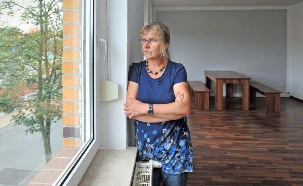 Angela Zaman wartet schon seit Monaten auf die Ankunft der Flüchtlinge.