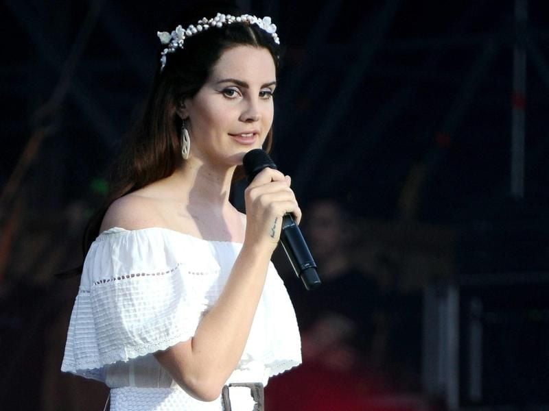 Lana Del Rey muss ihre Europatournee absagen. Foto: Hugo Marie/epa/dpa