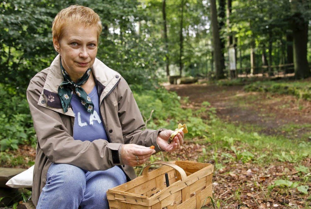 Gisela Jäger ist Pilzberaterin seit vielen jahren. Sie kann man telefonich erreichen unter 034465/8 84 43. Sie wohnt in Bucha, Altenrodaer Weg 5a.