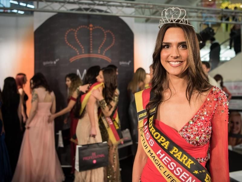 Miss Hessen 2018 Derya Sipahi (25) steht in Gießen auf der Bühne. Foto: Derya Sipahi