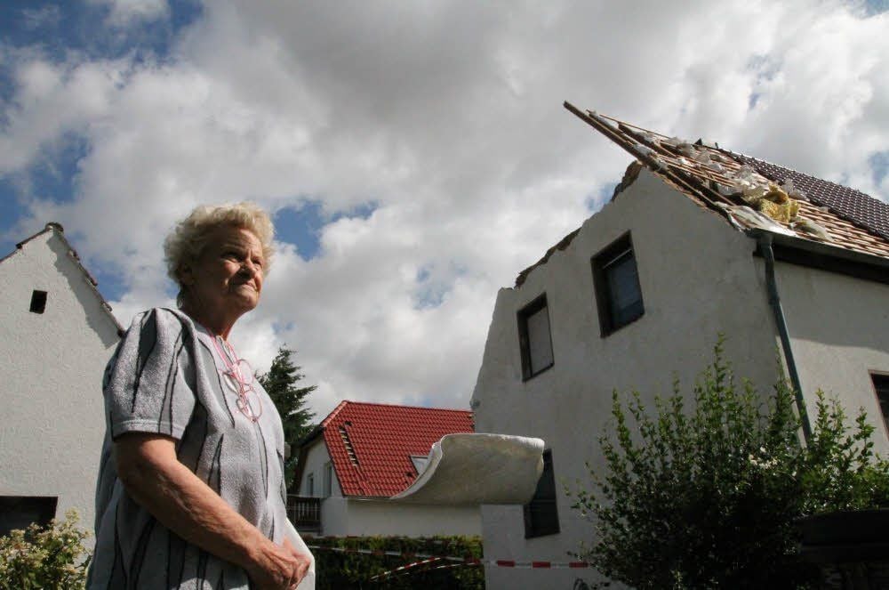 Seit 60 Jahren wohnt Margrit Peter in ihrem Lettiner Haus. Bei dem Sturm im Juli wurde es zerstört.
