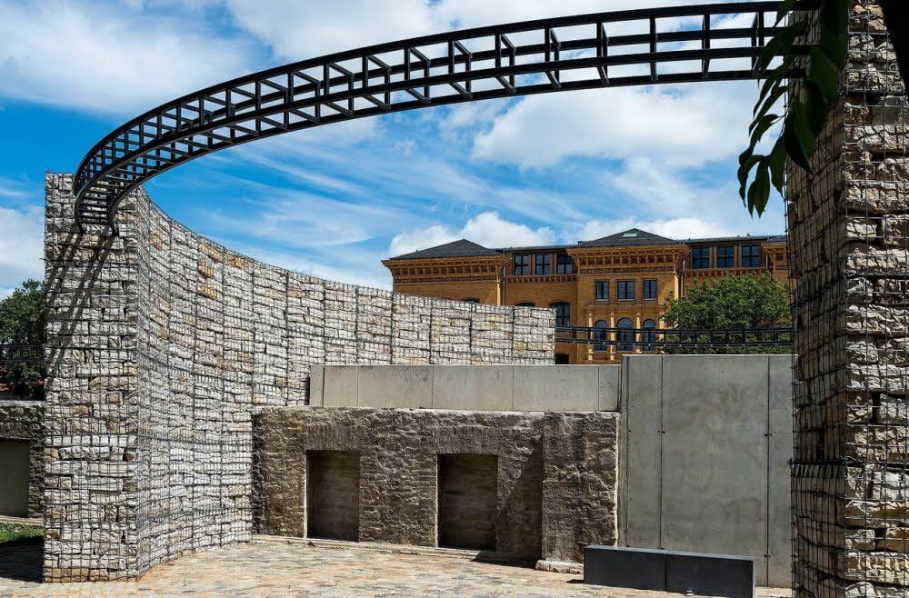 Was ist auf dem Foto zu sehen und wo befindet es sich?