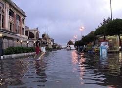 Hochwasser in der Ortschaft Viareggio