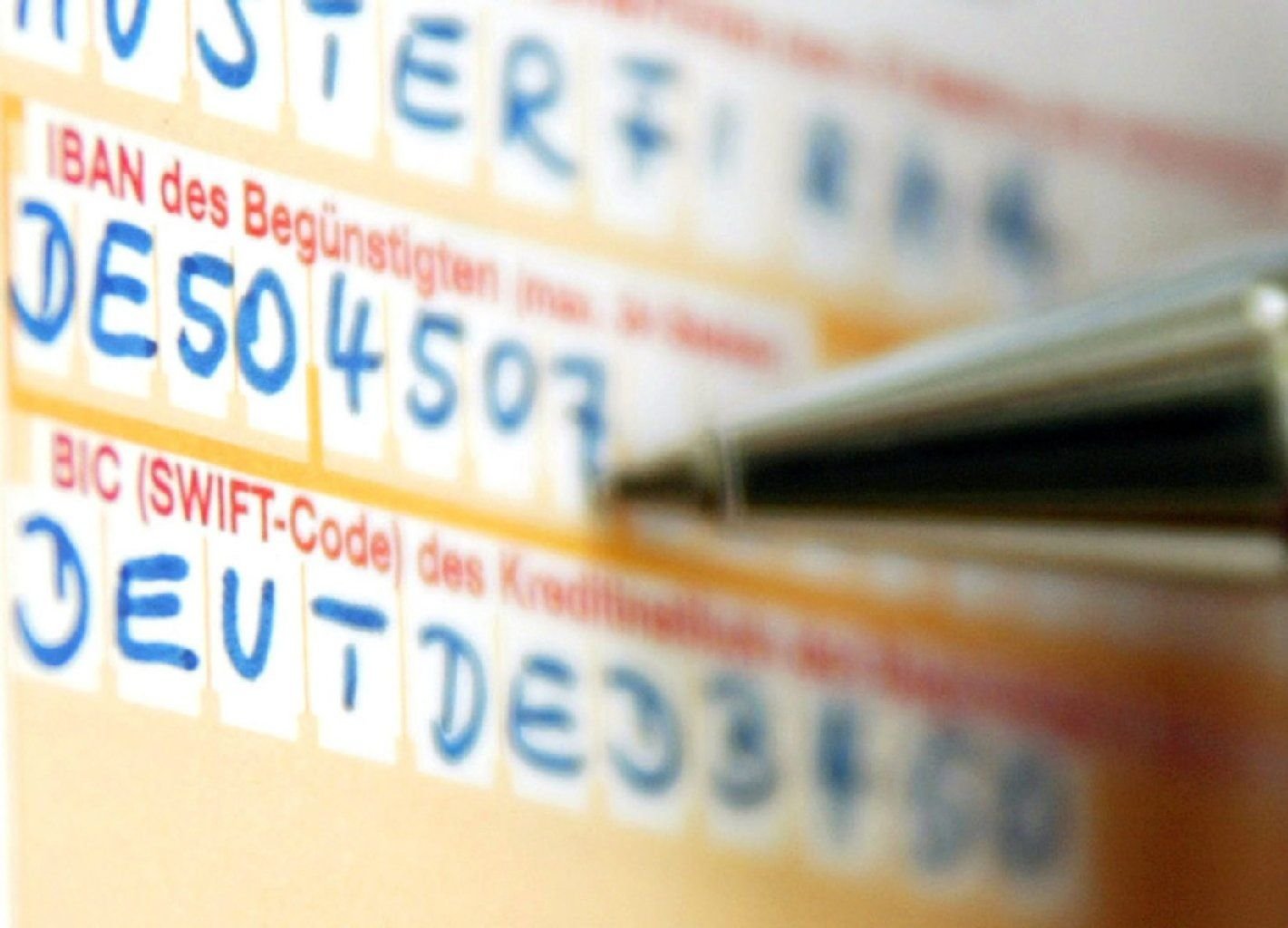 Am1. Februar 2014 wird es ernst. Dann werden nationale Überweisungen und Lastschriften in der Europäischen Union endgültig auf den neuen europäischen Zahlungsraum Sepa umgestellt.