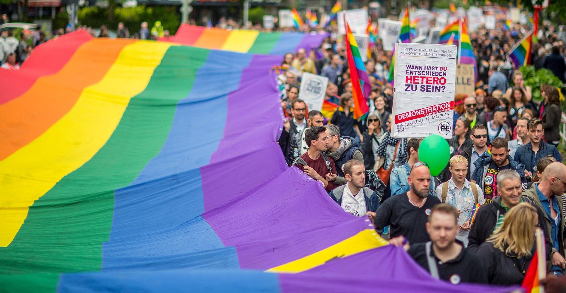 Tausende demonstrieren anlässlich des internationalen Tages gegen Homophobie und Transphobie am 17.05.2014 in Berlin unter dem Motto "Wann hast Du entschieden, hetero zu sein? Enough is enough - Open your mouth". Auch in Sachsen-Anhalt war der Tag gegen Homophobie am Samstag Thema.