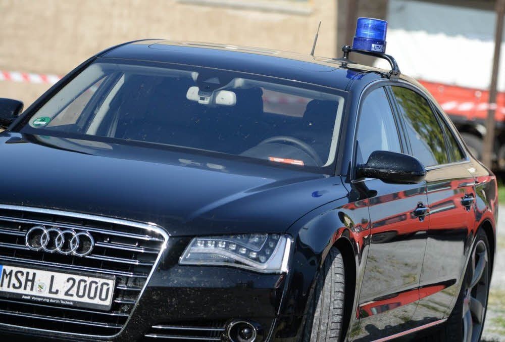 Landrat Dirk Schatz hatte in seinen Dienstwagen ein Blaulicht einbauen lassen.