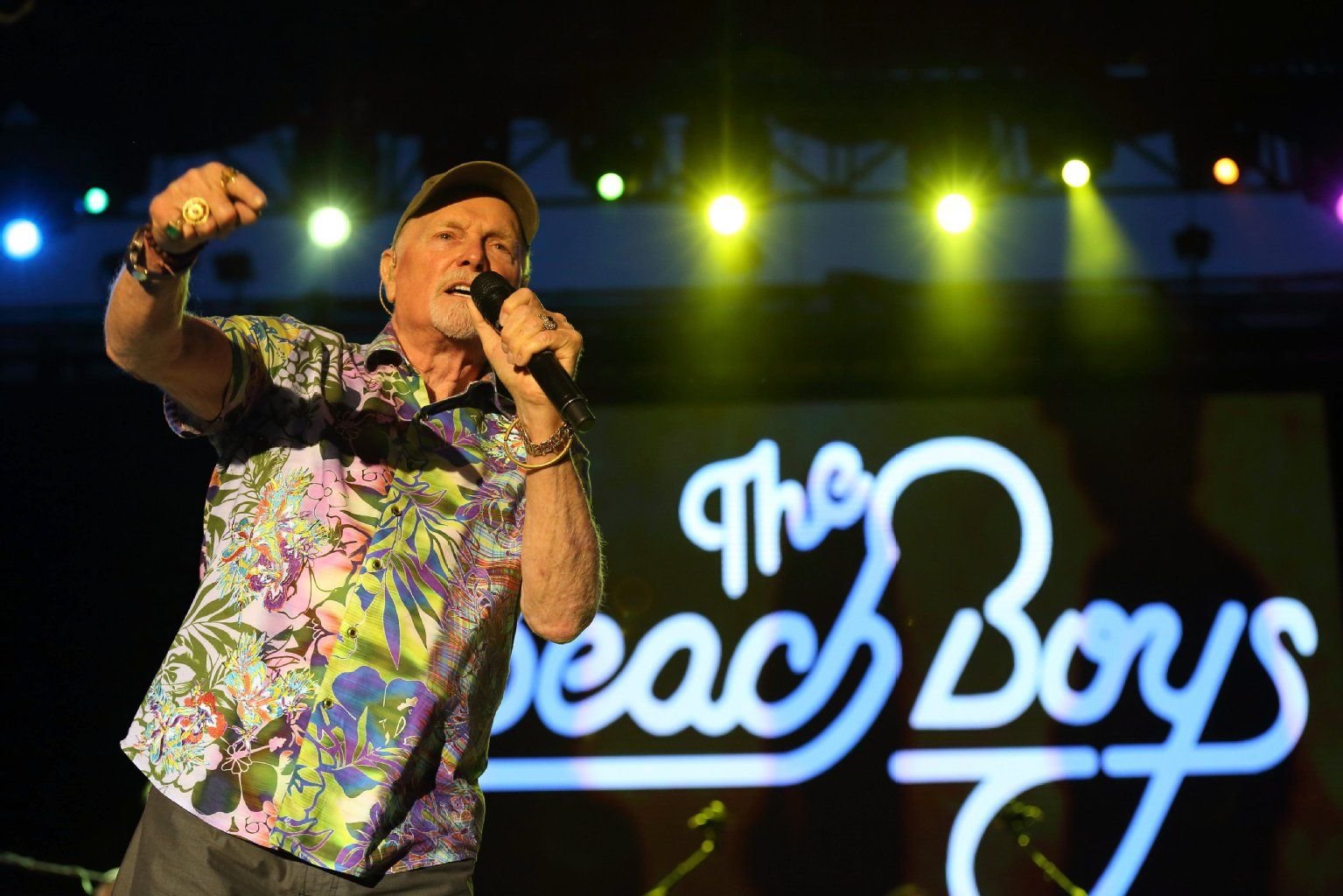 Mike Love von den Beach Boys bei einem Konzert in den USA. Im Februar 2015 gastieren die Beach Boys in Leipzig.