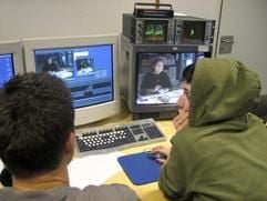 «Mediengestalter Bild und Ton» setzen Fernseh- und Hörfunkproduktionen technisch um. (Foto: dpa)