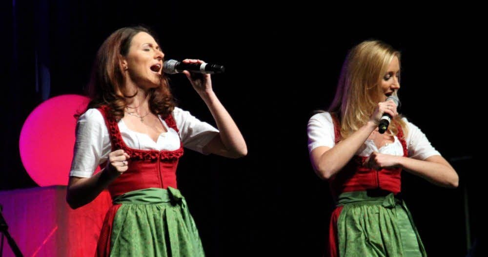 Im Ascherslebener Bestehornhaus fanden wieder die „Die Sternstunden des volkstümlichen Schlagers“ statt. Hier mit Sigrid & Marina .