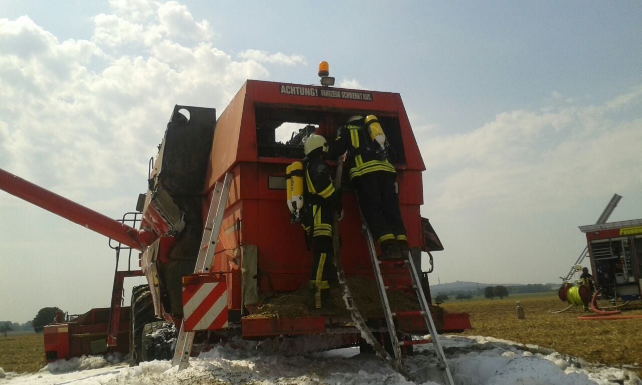 Die Feuerwehr benötigte 10.000 Liter Löschwasser, um den Brand zu löschen.