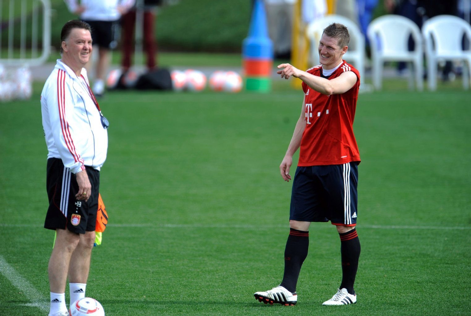 Kennen und schätzen sich: Bastian Schweinsteiger und der ehemalige Bayern-Coach und jetzige Teammanager von Manchester United Louis van Gaal.
