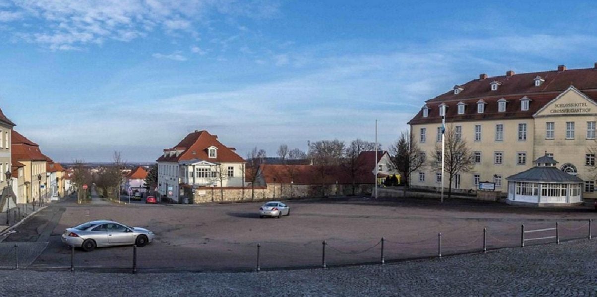 Rein baulich hält der Ballenstedter Schlossplatz nicht, was sein Name verspricht.