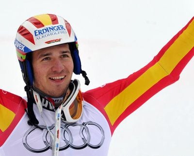 Der Deutsche Felix Neureuther jubelt beim Weltcup-Finale im Slalom in Garmisch-Partenkirchen (Oberbayern) im Zielbereich über seinen Sieg. (FOTO: DPA)