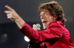 Mick Jagger, der Sänger der britischen Rockband Rolling Stones, steht in der Commerzbank Arena in Frankfurt am Main auf der Bühne. (Foto: dpa)