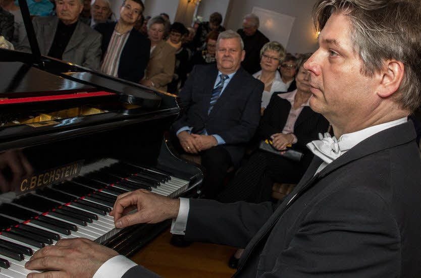 Piotr Oczkowski spielt Chopin im Mansfeldmuseum.