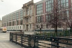 Das ehemalige Staatsratsgebäude in Berlin wird Sitz der neuen privaten Business-School. (Foto: dpa)