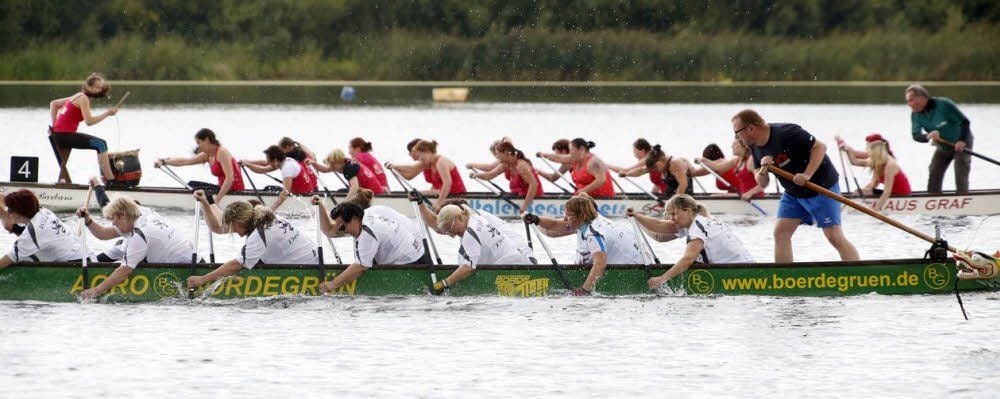 In den Damenkonkurrenzen erlebten die Zuschauer packende Rennen auf dem See.