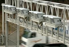 Blick auf eine so genannte Mautbrücke an der Autobahn 9 nahe Bad Klosterlausnitz (Thüringen) (Foto: dpa)