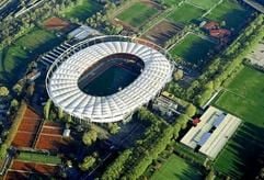 Das Stuttgarter Gottlieb-Daimler-Stadion (Archivfoto von 2001) ist eines der Fußballstadien, in denen 2006 Fußball-WM-Spiele stattfinden. (Foto: dpa)