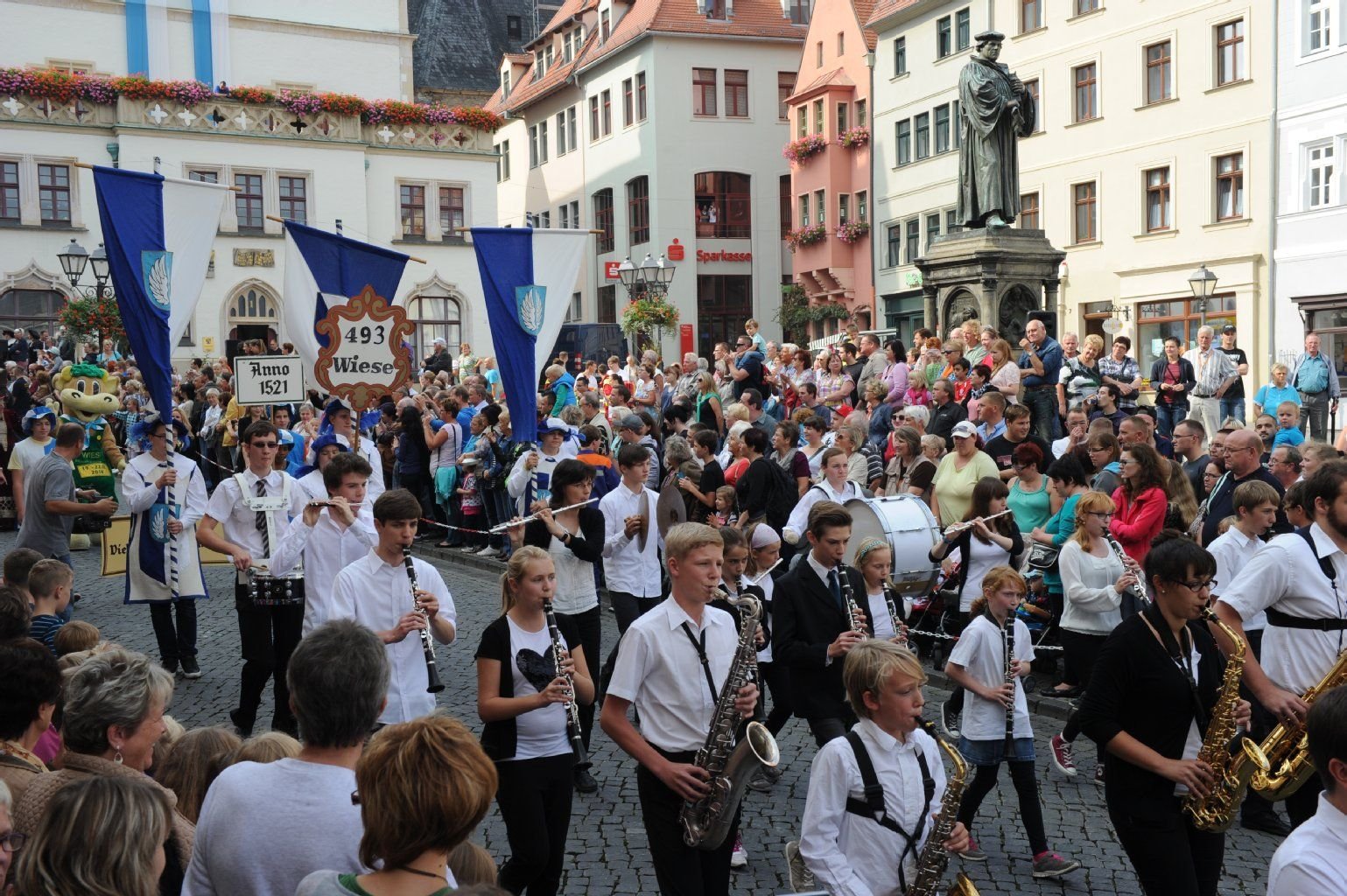 Der 493. Wiesenmarkt in Eisleben wurde eröffnet.