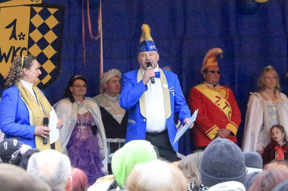 Rückblende: WKC-Chef Peter Halt (Mi.) beim Karneval im letzten Jahr.