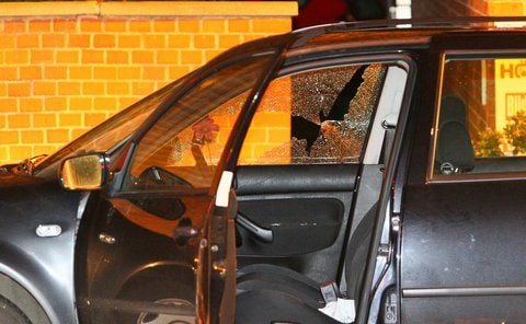 Ein 35 Jahre alter Mann ist am Sonntagabend an einer roten Ampel erschossen worden. (FOTO: DPA)