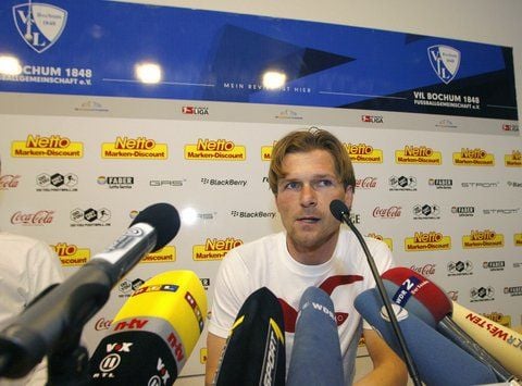 Dariusz Wosz soll den VfL Bochum vor dem Abstieg aus der Bundesliga retten. (FOTO: DPA)