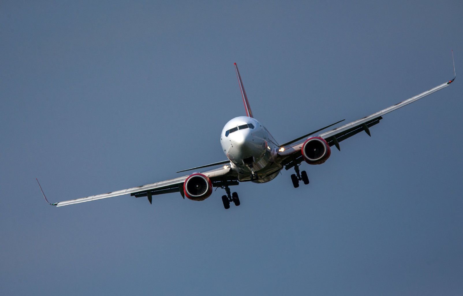 Eine Passagiermaschine musste auf dem Weg nach Dubai im Oman zwischenlanden. (Symbolbild)