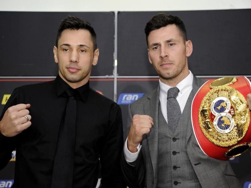Felix Sturm (l) will den IBF-Titel von Weltmeister Darren Barker.