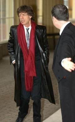 Mick Jagger (60), Rolling-Stones-Veteran, ist amFreitag in London vom britischen Königshaus geadelt worden. (Foto: dpa)