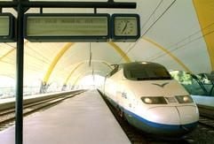 Seit der Expo 1992 in Sevilla unterwegs- Der AVE verbindet die spanische Hauptstadt Madrid mit der 472 Kilometer entfernten andalusischen Metropole. (Foto: dpa/gms)