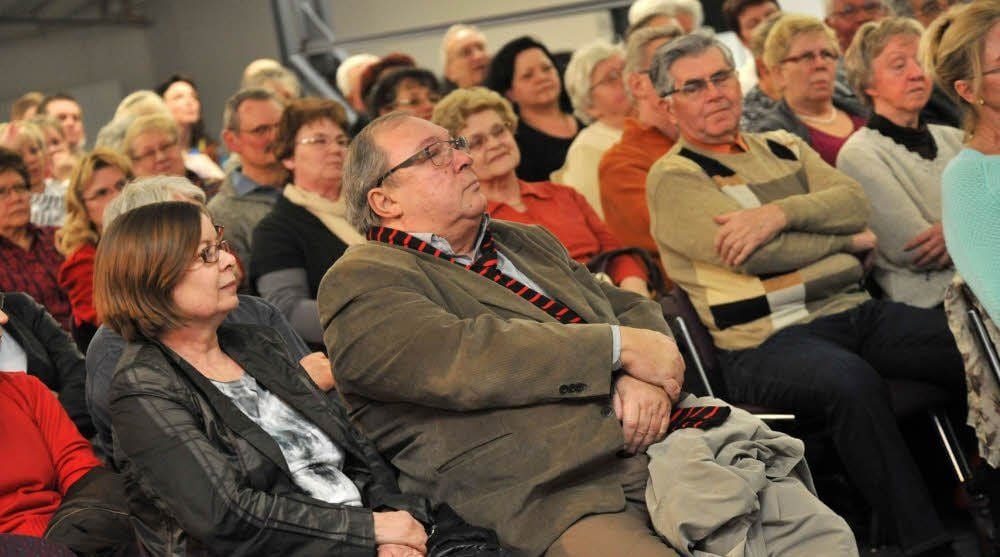 Schauspieler Jaecki Schwarz und Evelyn Opoczynski(l.) sind zur Filmaufführung von „Ich und du und Klein-Paris“ ins Filmmuseum gekommen.