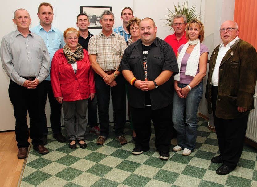 Alter und neuer Ortsteilbeirat Seyda (v.l.): Hans-Joachim Schneider, Außenstellenleiter, Matthias Wegener, Bärbel Busse, Maik Heidemüller, Eckhard Schwerdt, Marcel Grießig, Heike Stahl, Markus Stolle, Harald Groitzsch, Monika Lehmann und Bürgermeister Dietmar Brettschneider.