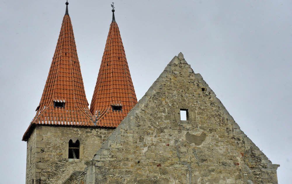Alle Einsender erkannten die Kirche von Almsdorf.