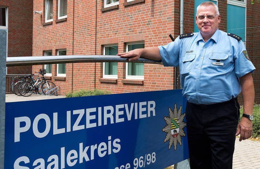 Polizeidirektor Thomas Werner ist der Leiter des Reviers im Saalekreis. Er widerspricht Aussagen, die Flüchtlinge per se kriminalisieren.